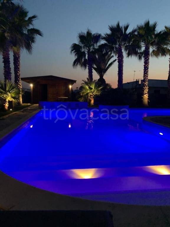 casa indipendente in vendita a Manfredonia in zona Ippocampo