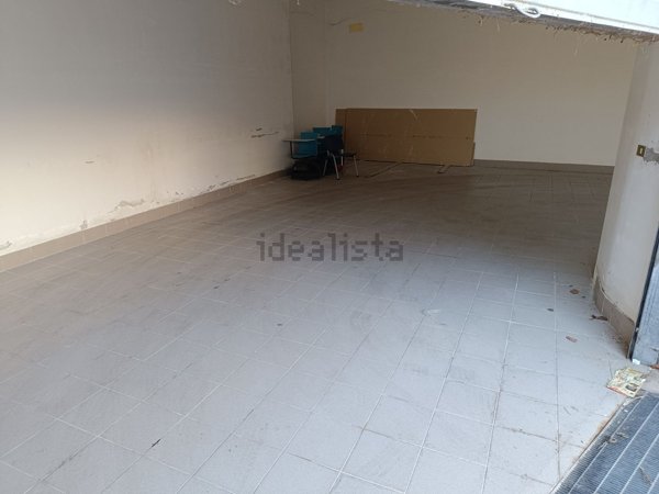 locale di sgombero in vendita a Manfredonia