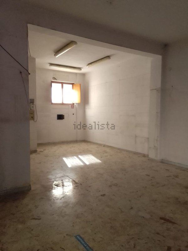 negozio in vendita a Manfredonia