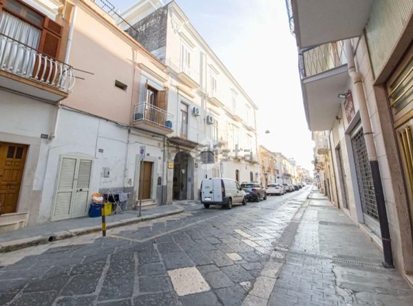 appartamento in vendita a Manfredonia in zona Centro Storico