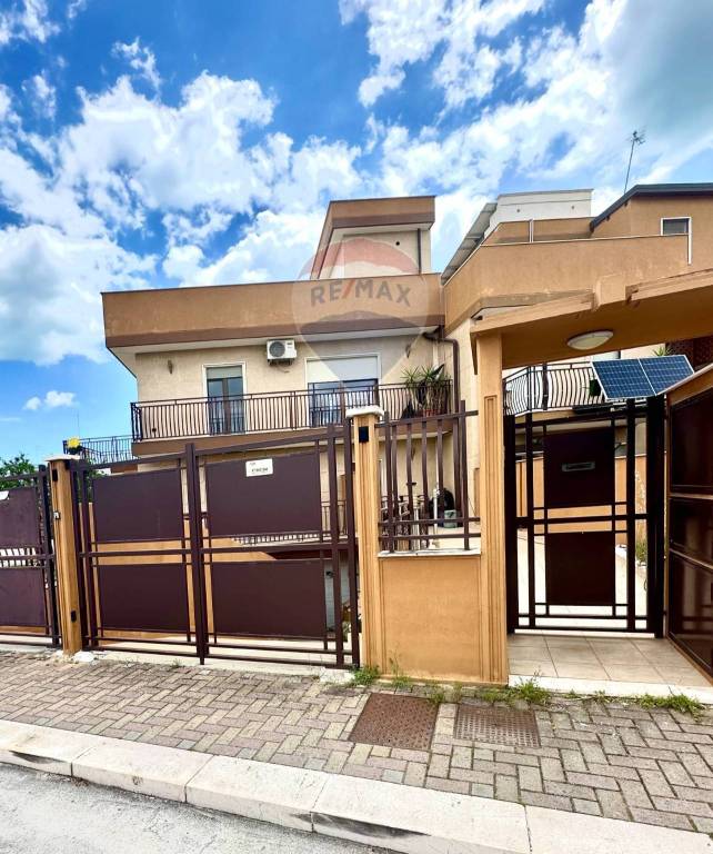 appartamento in vendita a Manfredonia in zona Centro Storico