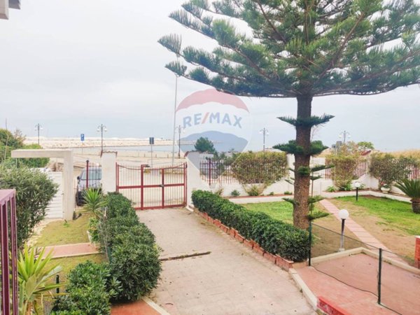 casa indipendente in vendita a Manfredonia