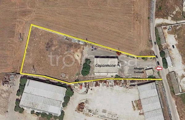 locale commerciale in vendita a Manfredonia