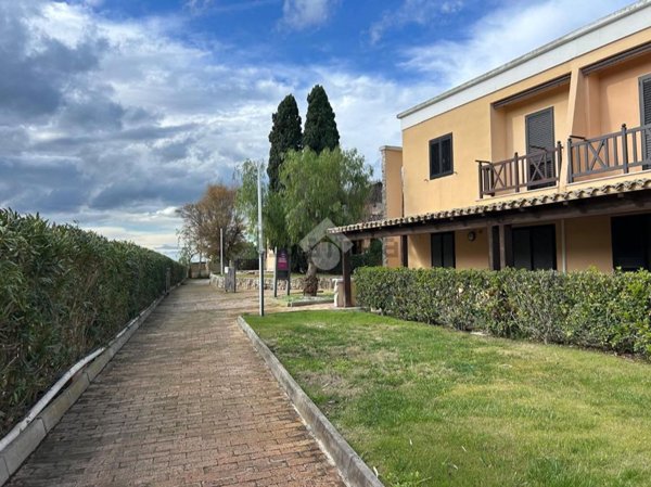 casa indipendente in vendita a Manfredonia in zona Ippocampo