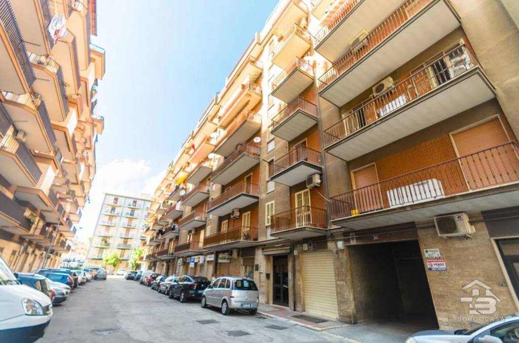 ufficio in vendita a Manfredonia in zona Centro Storico