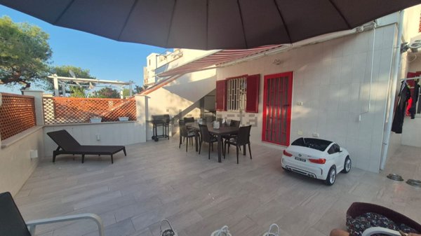 appartamento in vendita a Manfredonia in zona Sciali