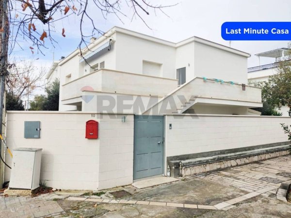 casa indipendente in vendita a Manfredonia in zona Siponto