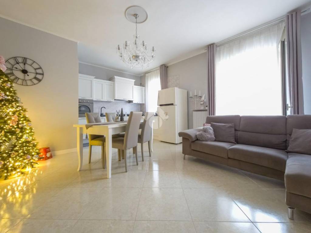 appartamento in vendita a Manfredonia in zona Centro Storico