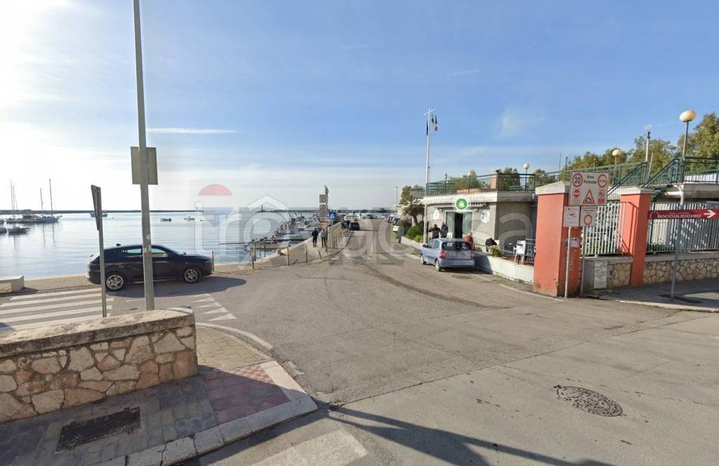 appartamento in vendita a Manfredonia in zona Centro Storico