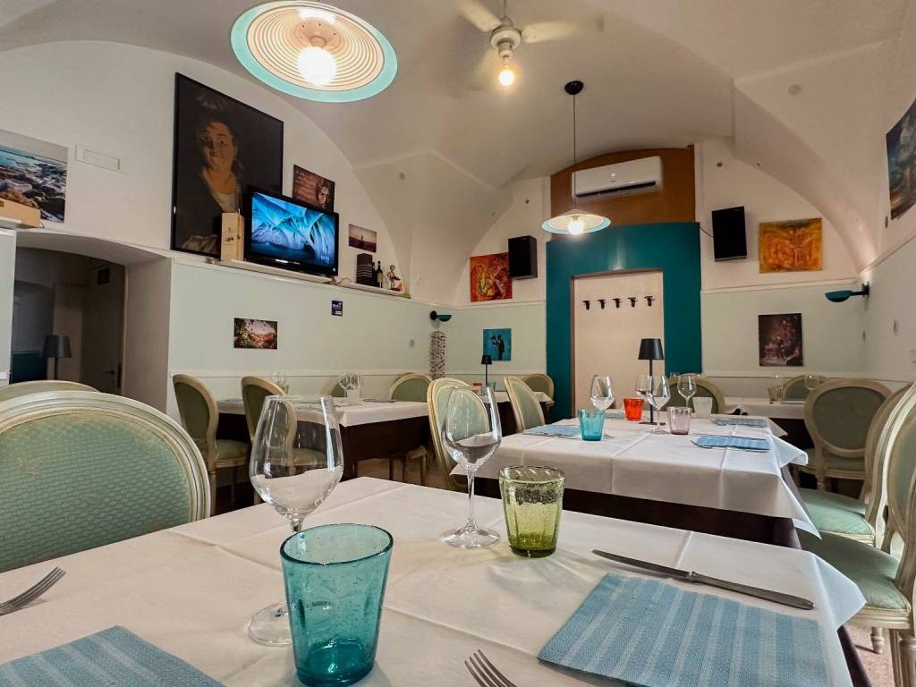 negozio in vendita a Manfredonia in zona Centro Storico