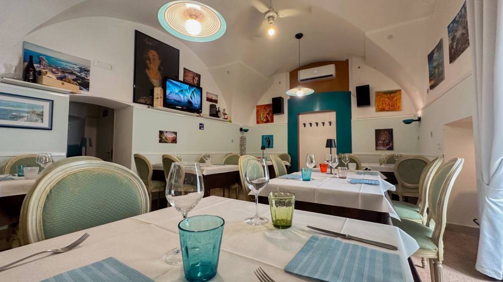 negozio in vendita a Manfredonia in zona Centro Storico