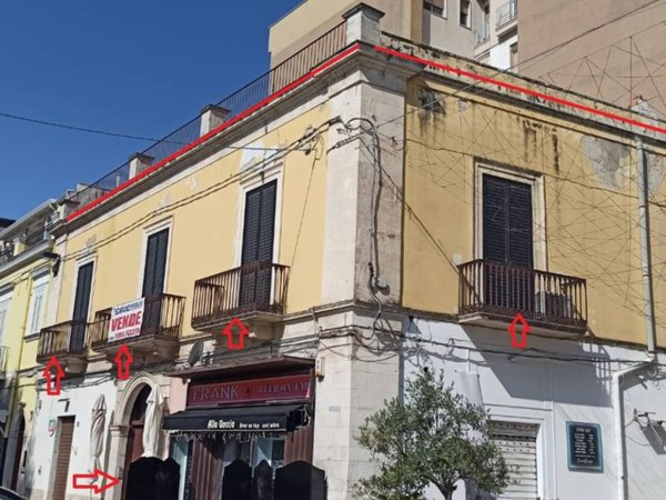 intera palazzina in vendita a Manfredonia in zona Centro Storico