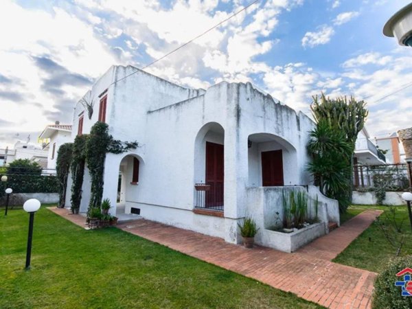 casa indipendente in vendita a Manfredonia in zona Siponto