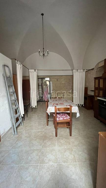 appartamento in vendita a Manfredonia in zona Centro Storico