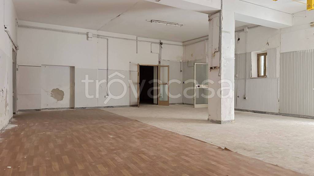 negozio in vendita a Manfredonia