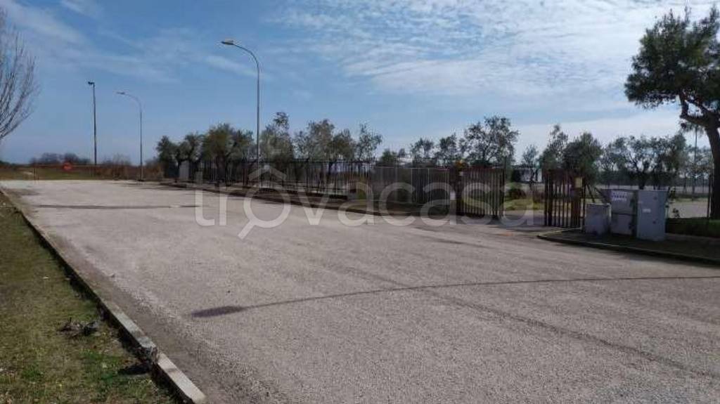 locale di sgombero in vendita a Manfredonia