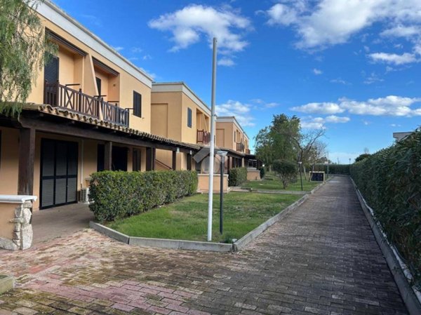 casa indipendente in vendita a Manfredonia in zona Ippocampo