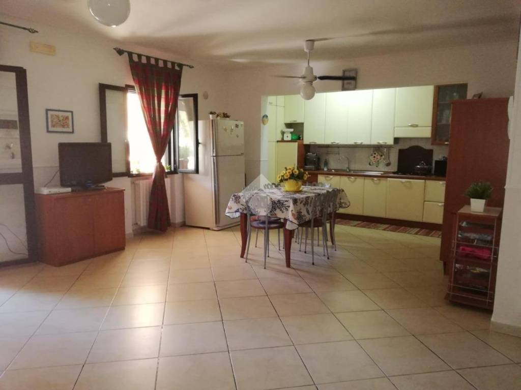 casa indipendente in vendita a Manfredonia in zona Ippocampo