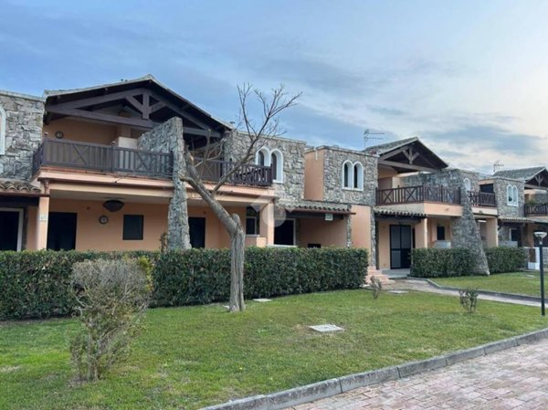 casa indipendente in vendita a Manfredonia in zona Ippocampo