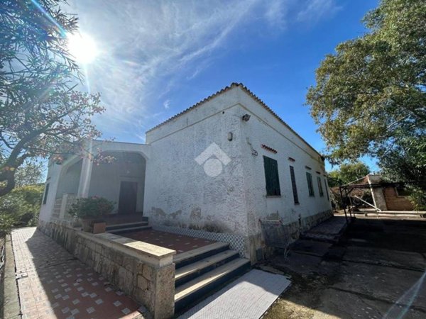 casa indipendente in vendita a Manfredonia in zona Ippocampo