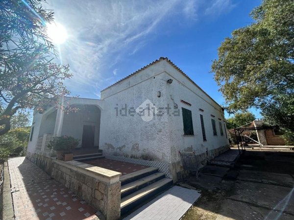 casa indipendente in vendita a Manfredonia in zona Ippocampo