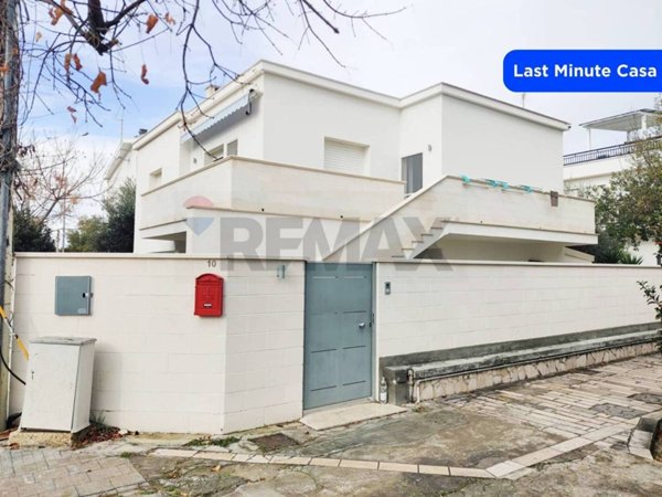 casa indipendente in vendita a Manfredonia in zona Siponto
