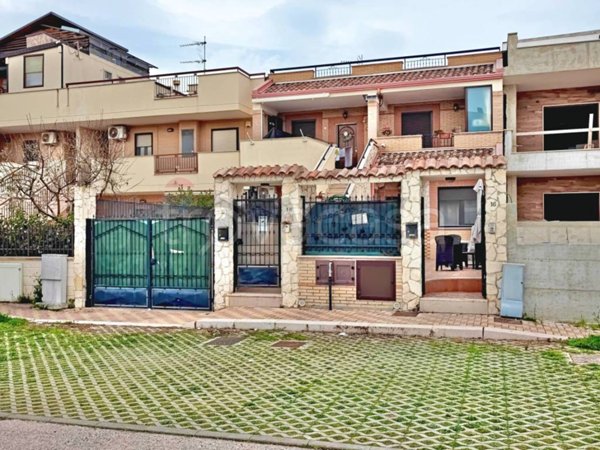 casa indipendente in vendita a Manfredonia