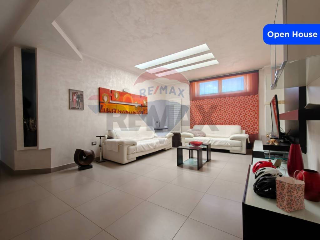 appartamento in vendita a Manfredonia in zona Centro Storico