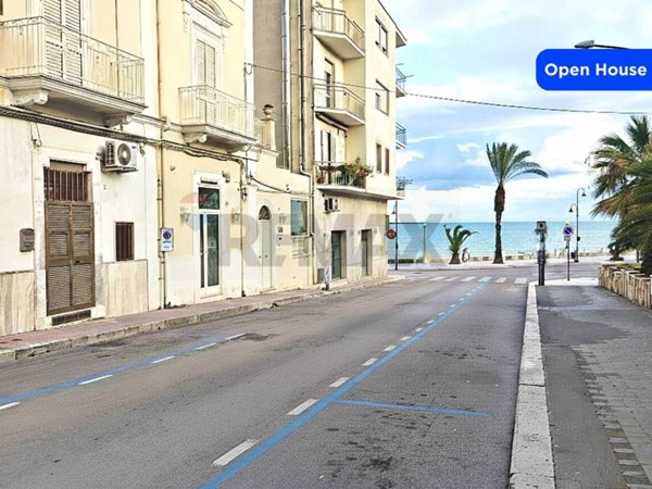 appartamento in vendita a Manfredonia in zona Centro Storico