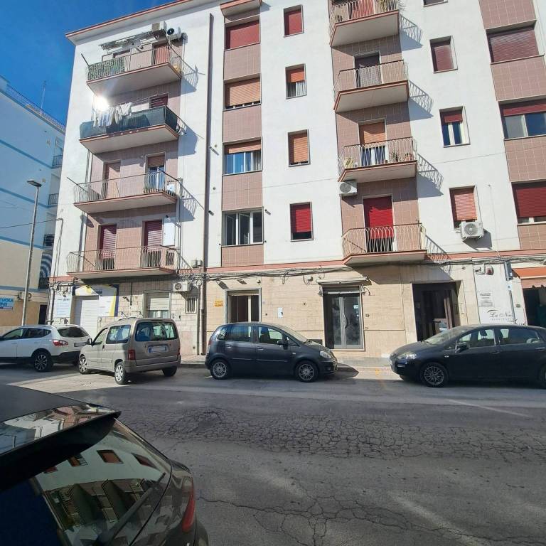 locale commerciale in vendita a Manfredonia
