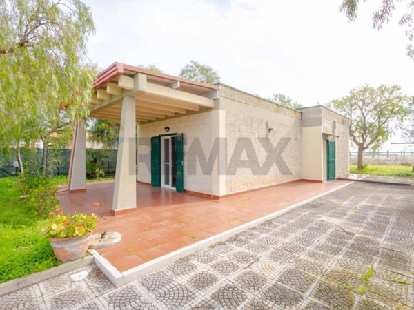 casa indipendente in vendita a Manfredonia in zona Ippocampo