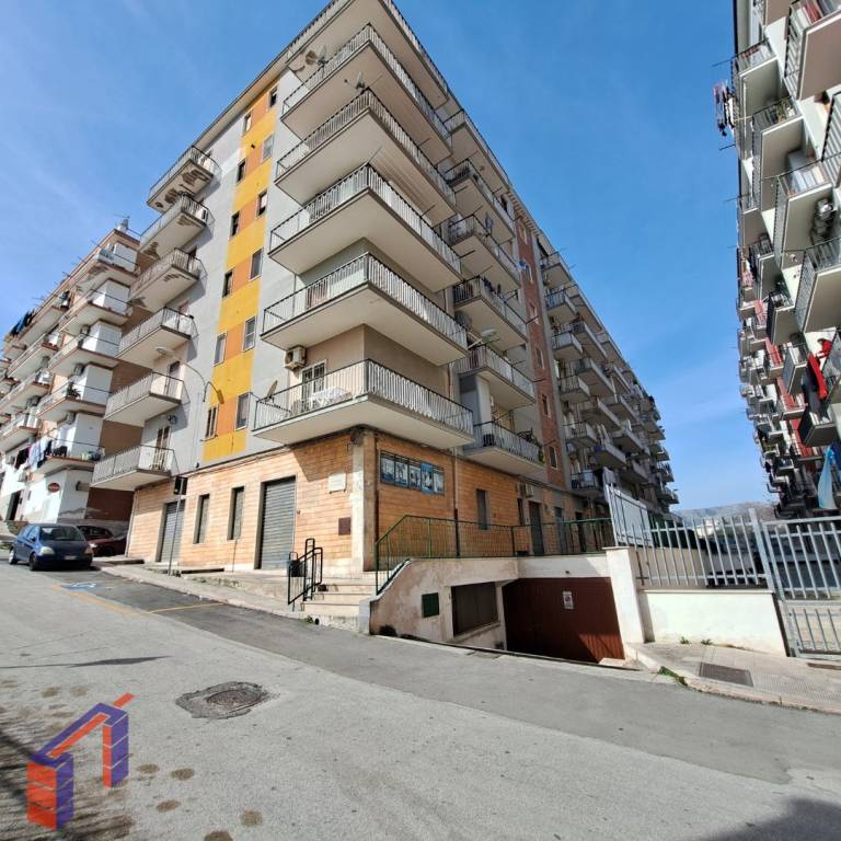 appartamento in vendita a Manfredonia in zona Centro Storico