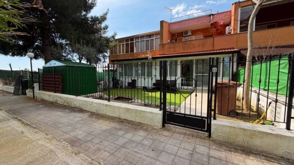 casa indipendente in vendita a Manfredonia