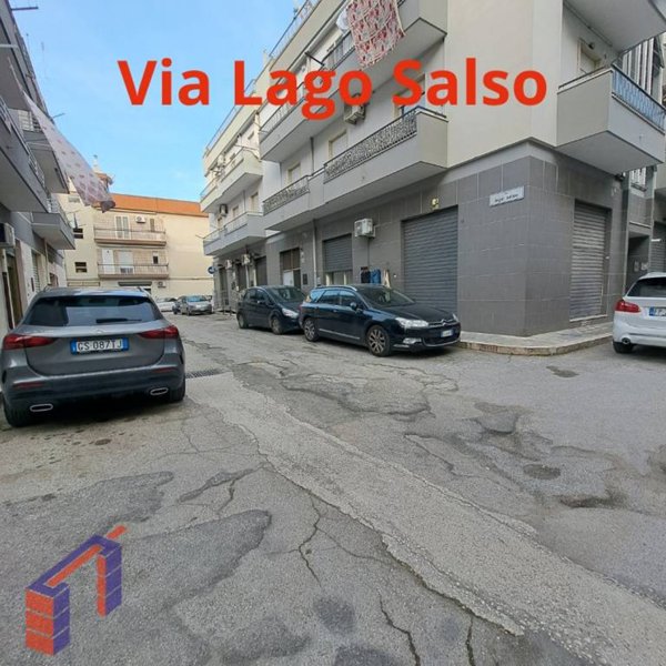 ufficio in vendita a Manfredonia in zona Centro Storico
