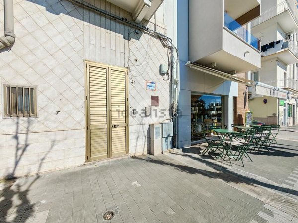 appartamento in vendita a Manfredonia in zona Centro Storico