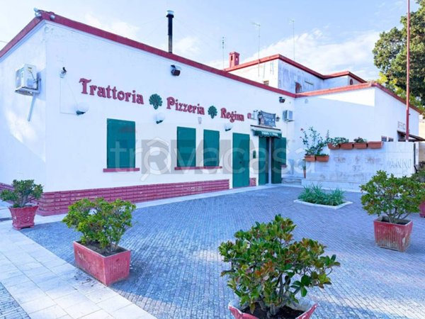 negozio in vendita a Manfredonia in zona Centro Storico