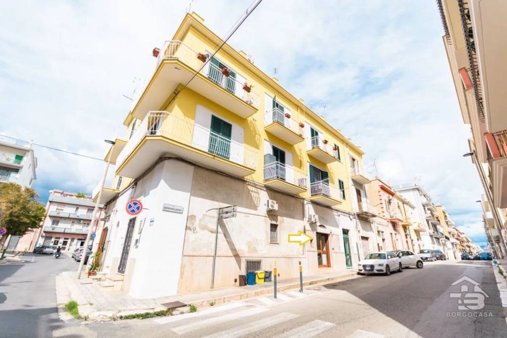 appartamento in vendita a Manfredonia in zona Centro Storico