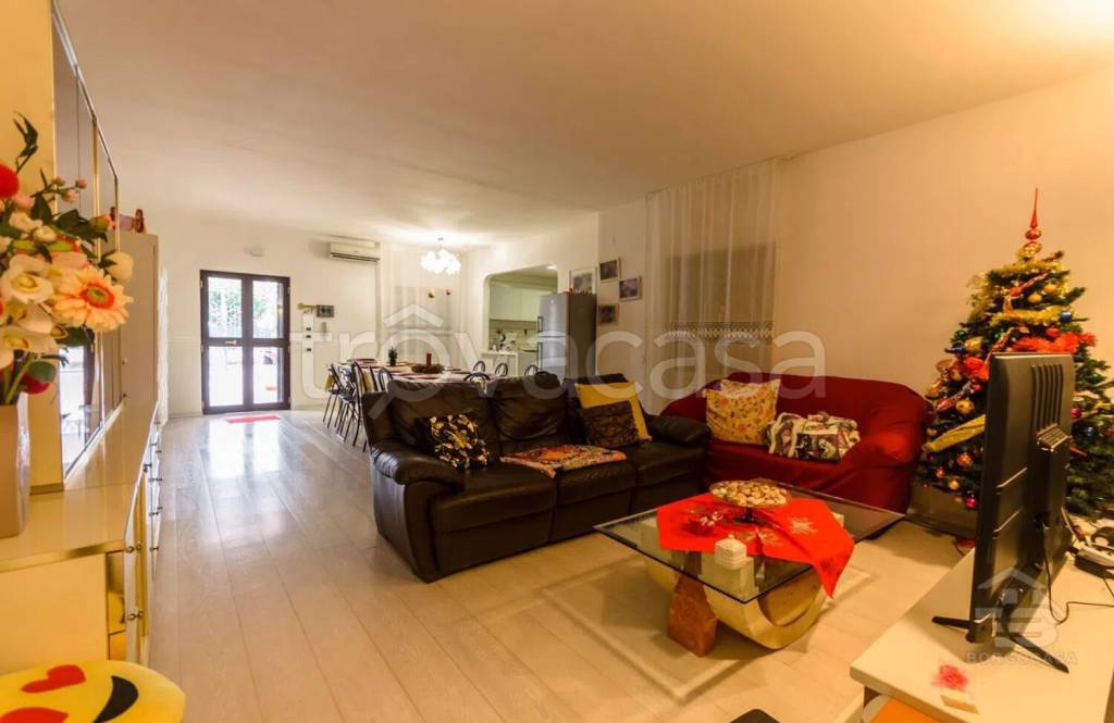 casa indipendente in vendita a Manfredonia