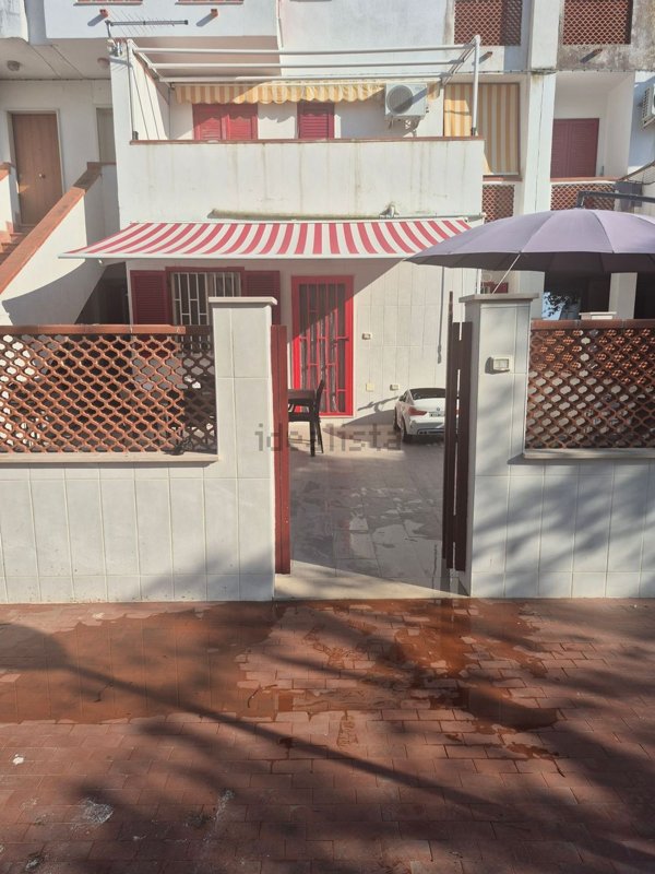 casa indipendente in vendita a Manfredonia