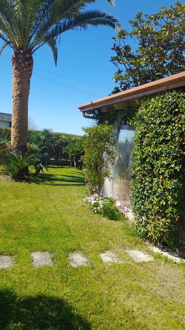 casa indipendente in vendita a Manfredonia in zona Ippocampo