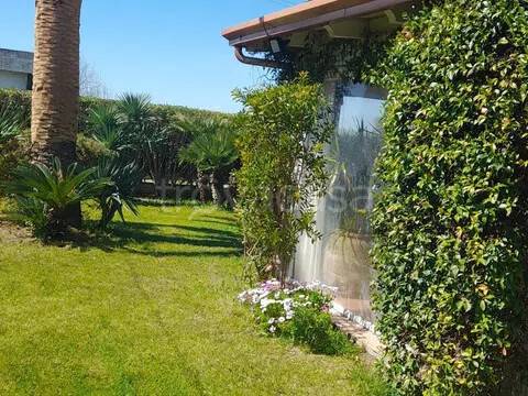 casa indipendente in vendita a Manfredonia in zona Ippocampo