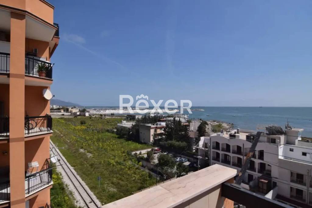 appartamento in vendita a Manfredonia in zona Centro Storico