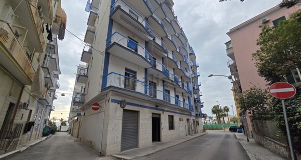 locale commerciale in vendita a Manfredonia