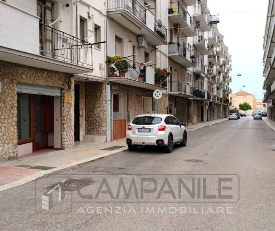 negozio in vendita a Manfredonia in zona Centro Storico