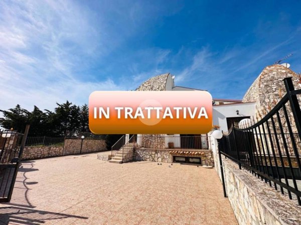 casa indipendente in vendita a Manfredonia in zona San Salvatore