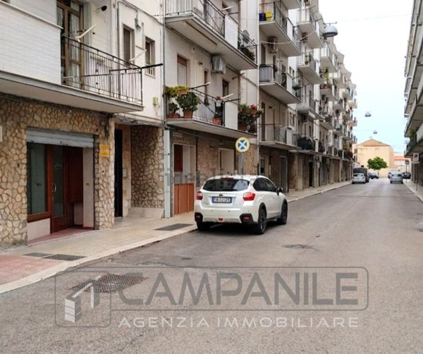 locale commerciale in vendita a Manfredonia