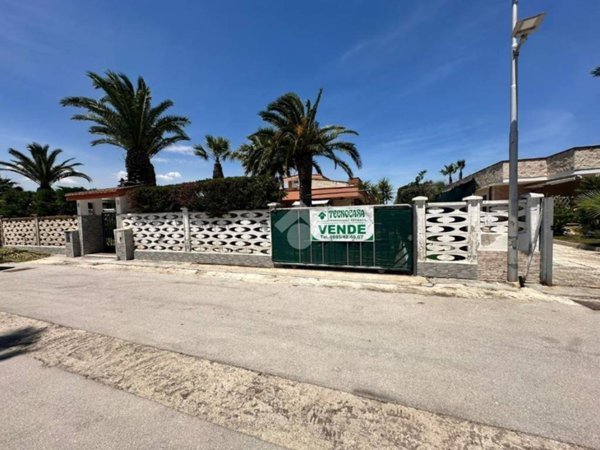 casa indipendente in vendita a Manfredonia in zona Ippocampo