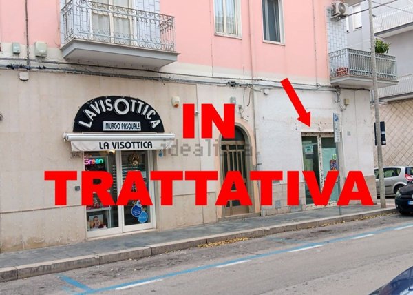 locale commerciale in vendita a Manfredonia in zona Centro Storico