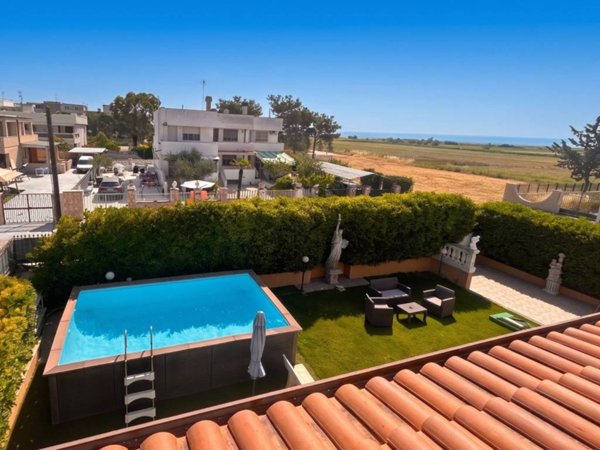casa indipendente in vendita a Manfredonia in zona Ippocampo