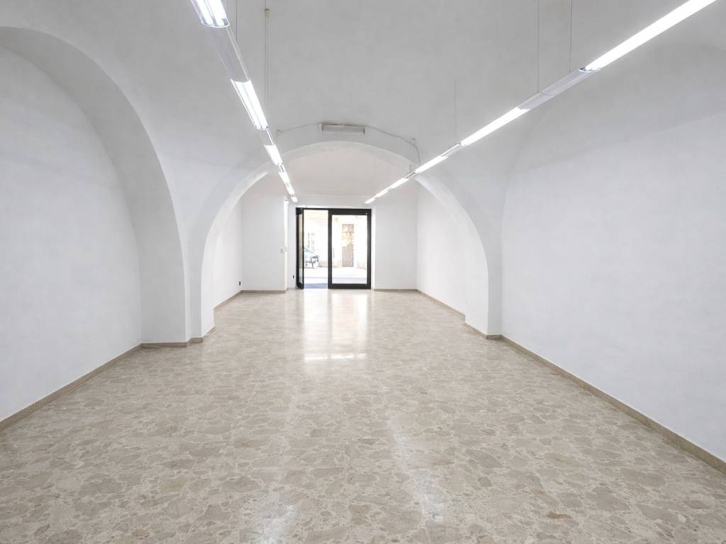 negozio in vendita a Manfredonia